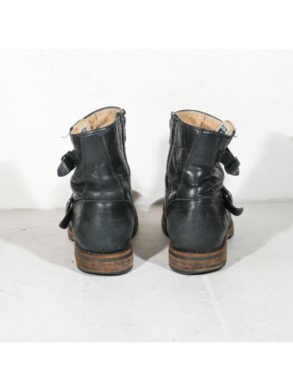 Frye Vicky Engineer Moto Ankle Boots Black Leather Double Buckle Inside Zip 8 - Picture 4 of 8